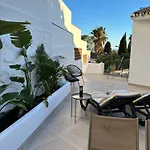 Semesterbostad Avec Terrasse Nueva Andalucia